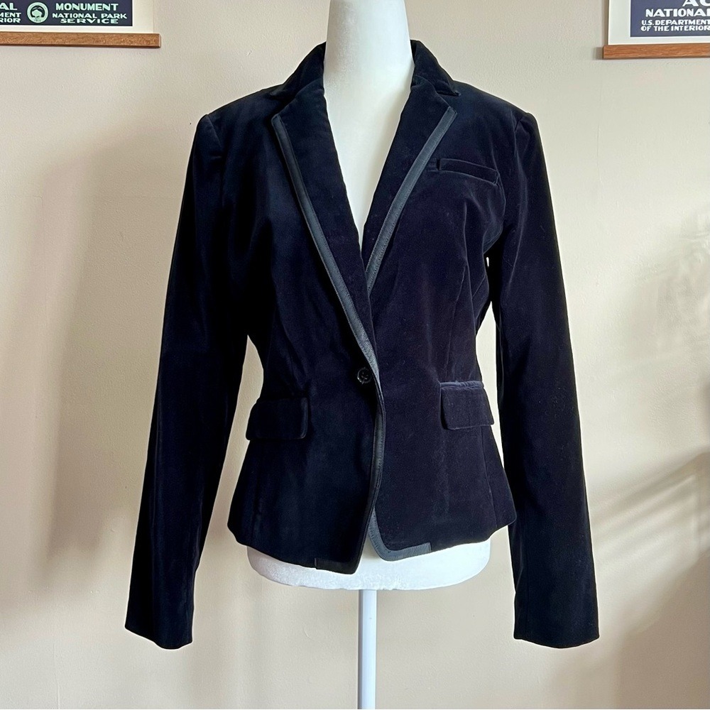 Banana Republic Velvet Tuxedo Blazer Size 6 EUC Party Preppy Going Out